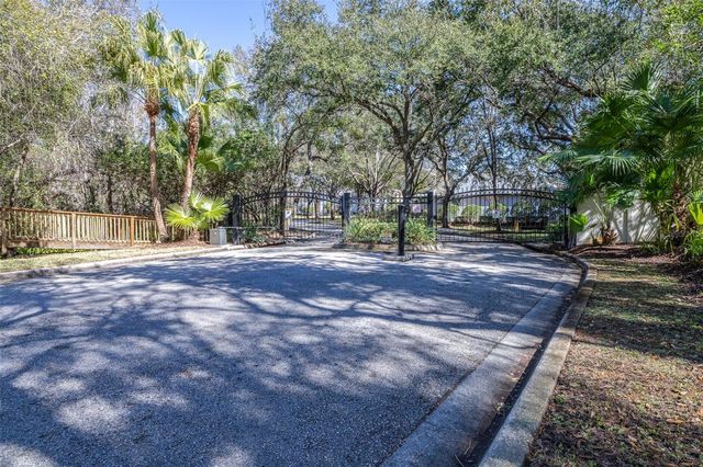 6126 NATIVE WOODS DRIVE, Tampa, FL 33625