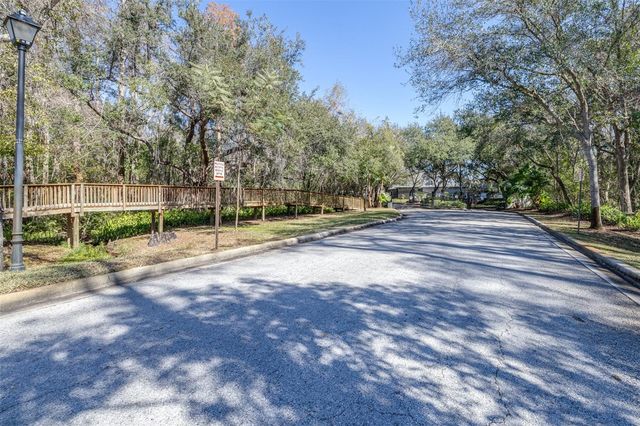 6126 NATIVE WOODS DRIVE, Tampa, FL 33625