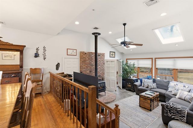 5 Cherrylawn Lane, Northport, NY 11768