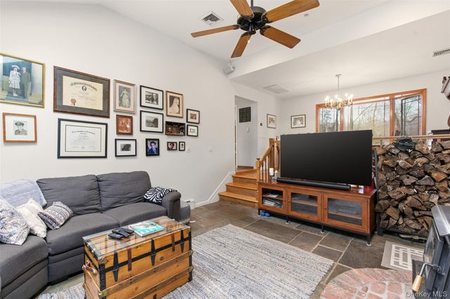 5 Cherrylawn Lane, Northport, NY 11768