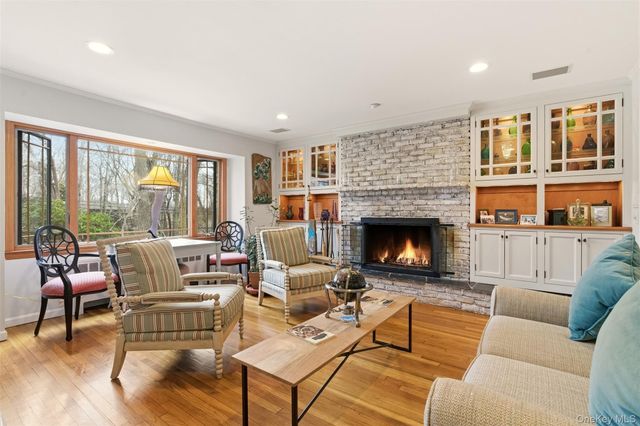 5 Cherrylawn Lane, Northport, NY 11768