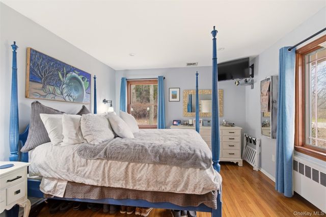 5 Cherrylawn Lane, Northport, NY 11768