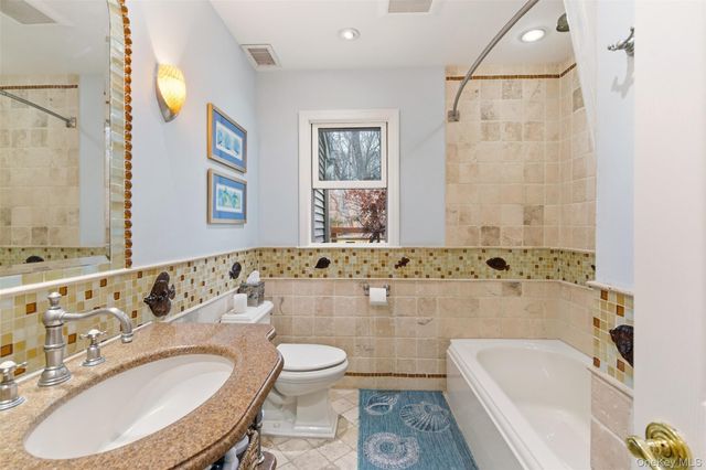 5 Cherrylawn Lane, Northport, NY 11768