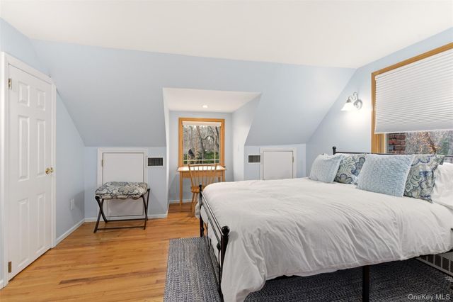 5 Cherrylawn Lane, Northport, NY 11768