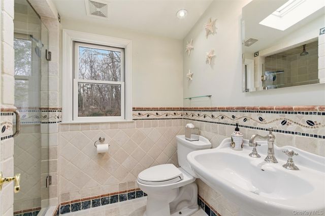 5 Cherrylawn Lane, Northport, NY 11768