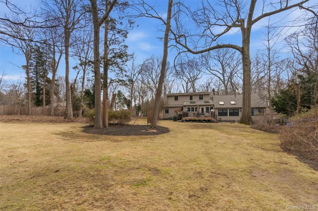 5 Cherrylawn Lane, Northport, NY 11768