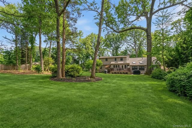 5 Cherrylawn Lane, Northport, NY 11768