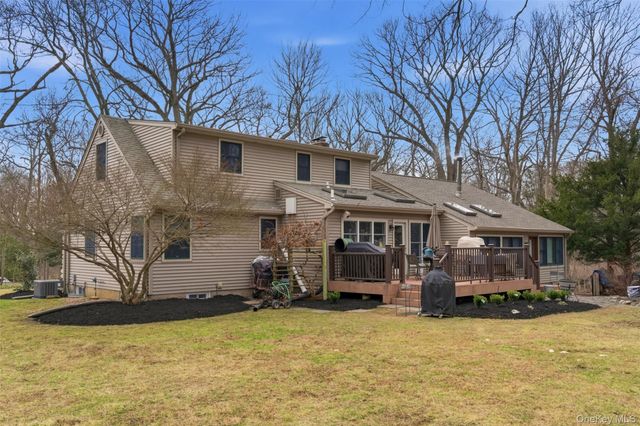 5 Cherrylawn Lane, Northport, NY 11768