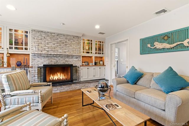 5 Cherrylawn Lane, Northport, NY 11768