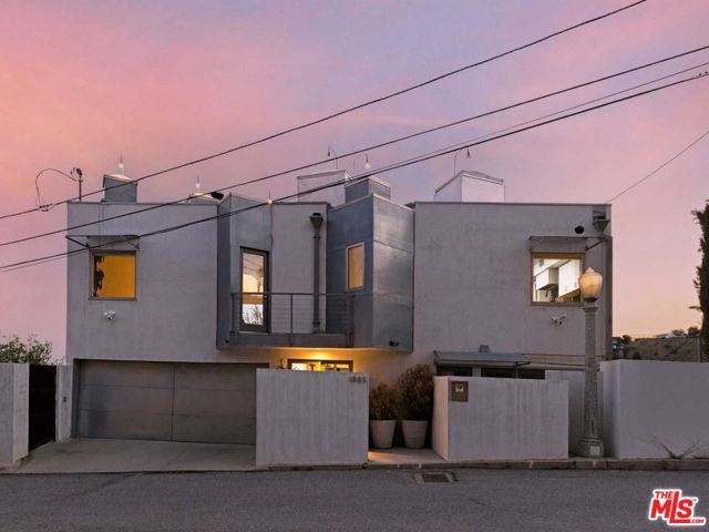 1885 Sunset Plaza Drive, Los Angeles, CA 90069