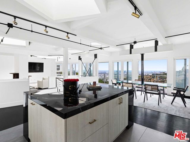 1885 Sunset Plaza Drive, Los Angeles, CA 90069