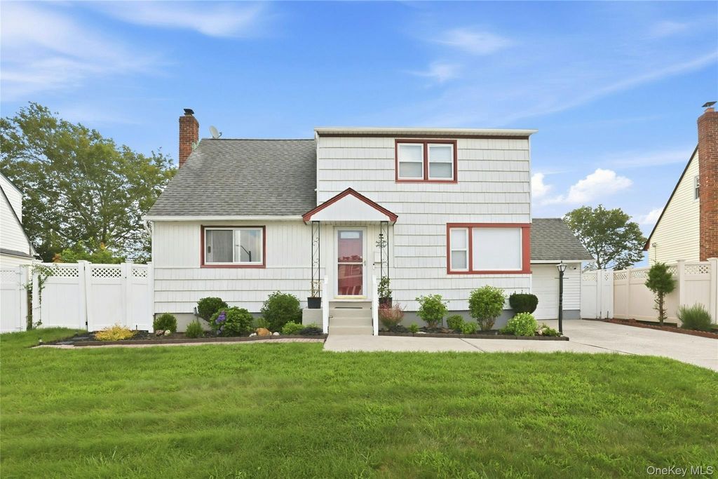 341 Hillcrest Drive, Seaford, NY 11783