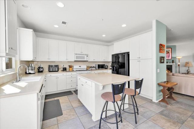 2346 Savanna Way, Palm Springs, CA 92262