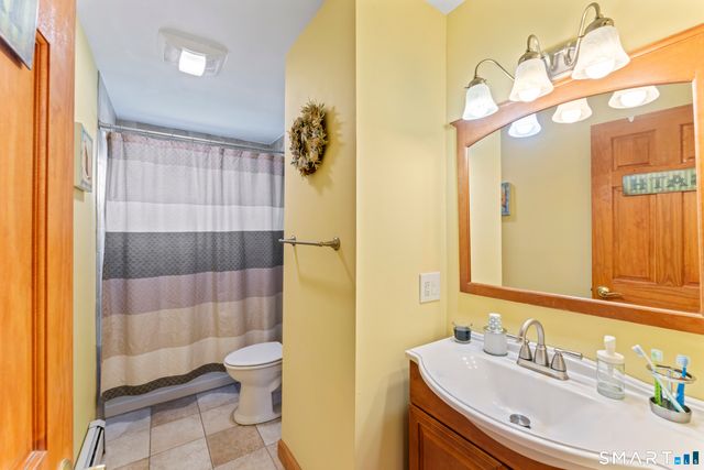 33 Coram Road, Shelton, CT 06484