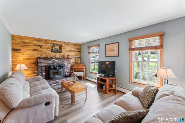 33 Coram Road, Shelton, CT 06484