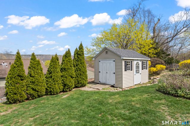 33 Coram Road, Shelton, CT 06484