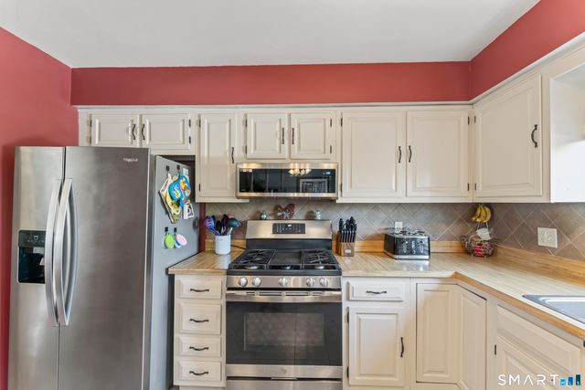 33 Coram Road, Shelton, CT 06484