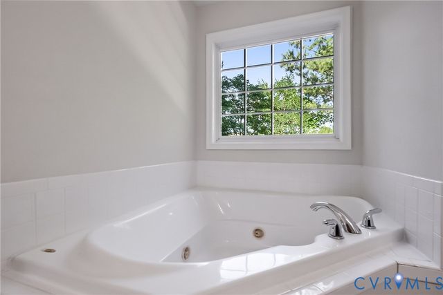 4101 Cara Hill Ct, Chester, VA 23831