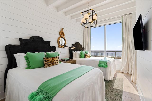 801 E Beach Drive TW2606, Galveston, TX 77550