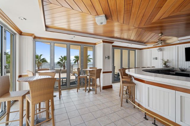 801 E Beach Drive TW2606, Galveston, TX 77550