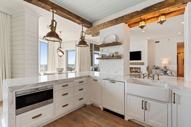 801 E Beach Drive TW2606, Galveston, TX 77550