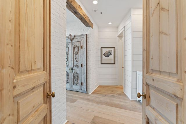 801 E Beach Drive TW2606, Galveston, TX 77550