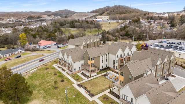 7341 Charlotte Pike Unit 114, Nashville, TN 37209
