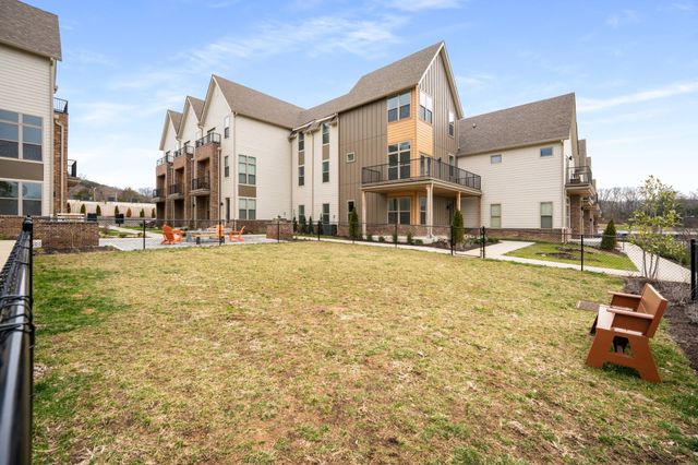 7341 Charlotte Pike Unit 114, Nashville, TN 37209