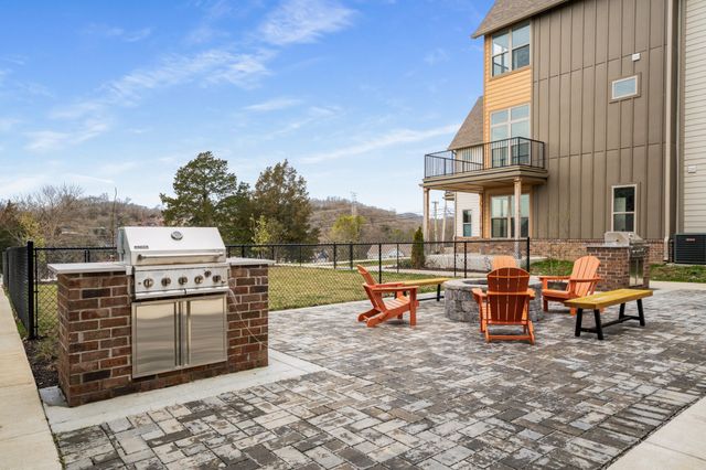 7341 Charlotte Pike Unit 114, Nashville, TN 37209