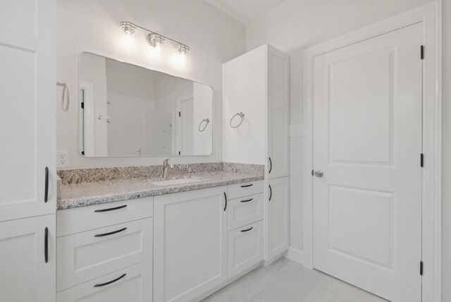3418 Shadowcrest Lane, The Woodlands, TX 77385