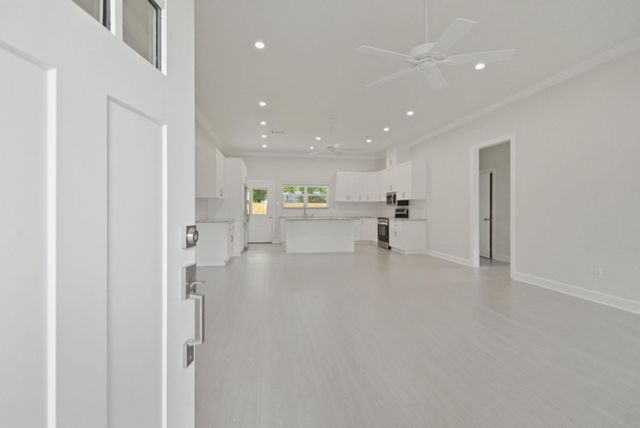 3418 Shadowcrest Lane, The Woodlands, TX 77385