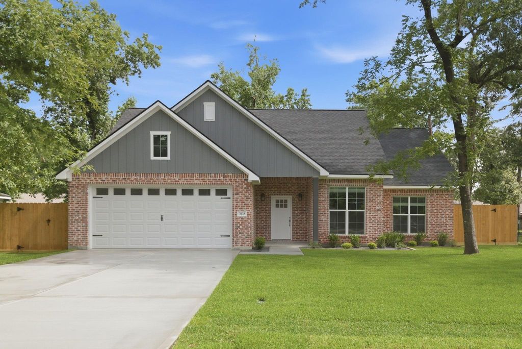 3418 Shadowcrest Lane, The Woodlands, TX 77385