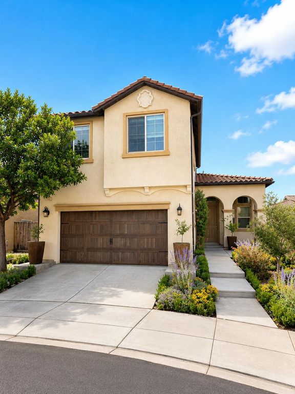 Image 1 of property listing at 11664 N Bella Verde Avenue, Fresno, CA 93730