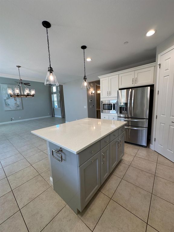 Image 10 of property listing at 11664 N Bella Verde Avenue, Fresno, CA 93730