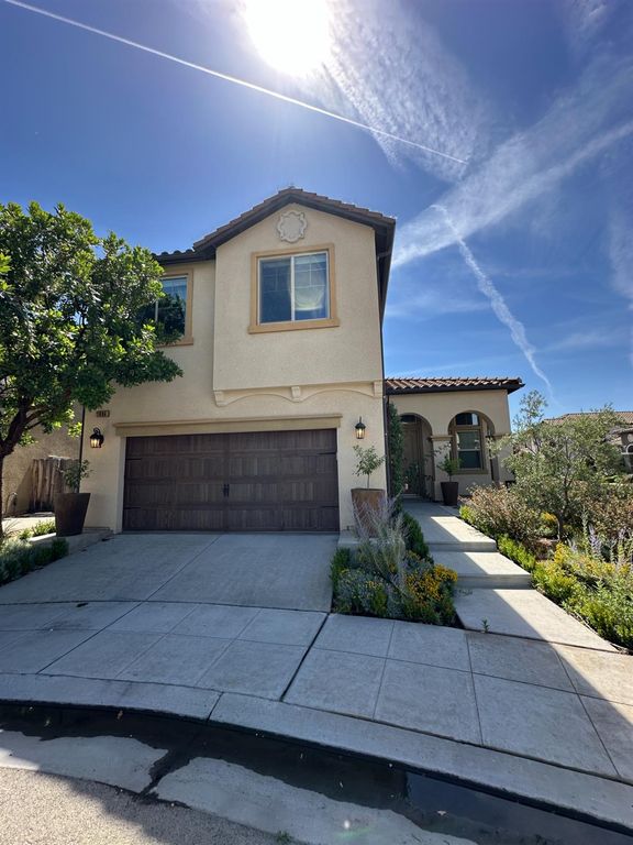 Image 2 of property listing at 11664 N Bella Verde Avenue, Fresno, CA 93730