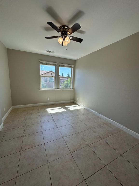 Image 28 of property listing at 11664 N Bella Verde Avenue, Fresno, CA 93730