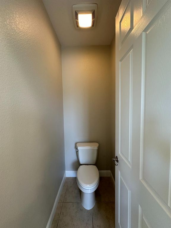 Image 31 of property listing at 11664 N Bella Verde Avenue, Fresno, CA 93730