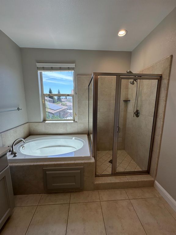 Image 33 of property listing at 11664 N Bella Verde Avenue, Fresno, CA 93730