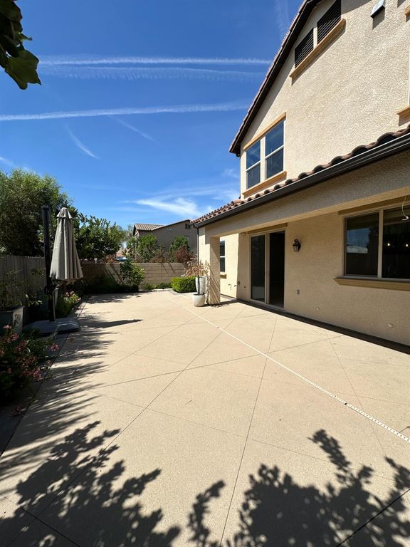 Image 37 of property listing at 11664 N Bella Verde Avenue, Fresno, CA 93730