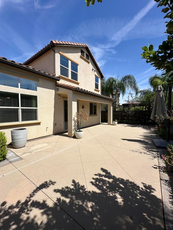 Image 38 of property listing at 11664 N Bella Verde Avenue, Fresno, CA 93730