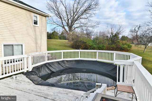 522 MANOR HILL DR, Toms Brook, VA 22660