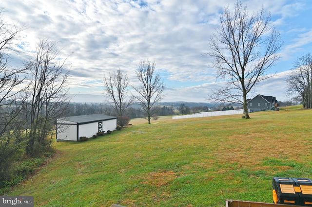 522 MANOR HILL DR, Toms Brook, VA 22660