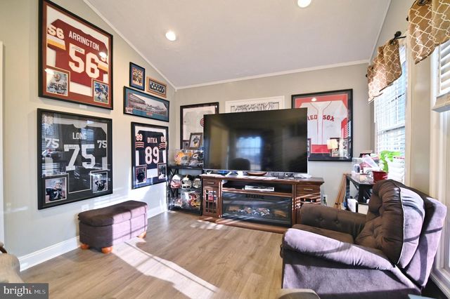 522 MANOR HILL DR, Toms Brook, VA 22660