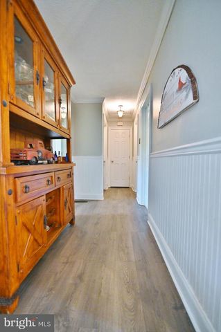 522 MANOR HILL DR, Toms Brook, VA 22660