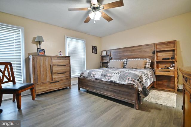 522 MANOR HILL DR, Toms Brook, VA 22660