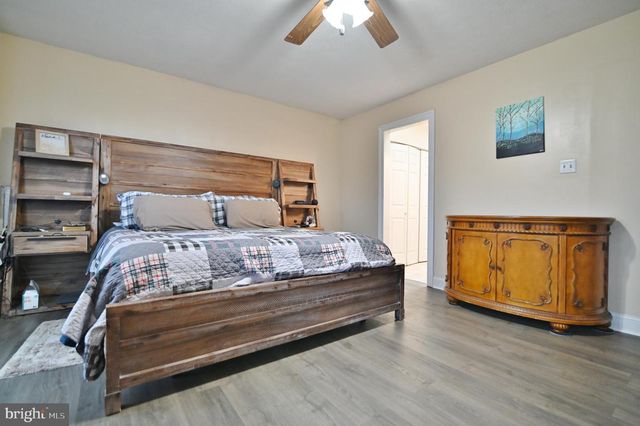 522 MANOR HILL DR, Toms Brook, VA 22660