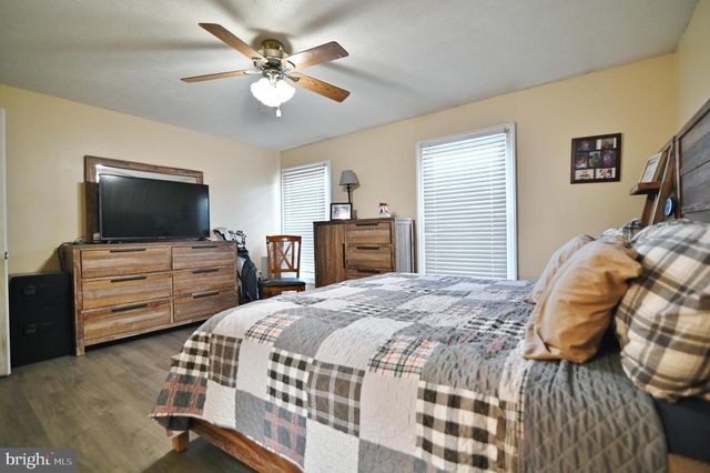 522 MANOR HILL DR, Toms Brook, VA 22660