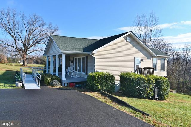 522 MANOR HILL DR, Toms Brook, VA 22660