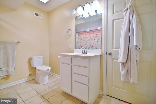 522 MANOR HILL DR, Toms Brook, VA 22660