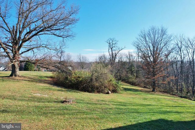 522 MANOR HILL DR, Toms Brook, VA 22660